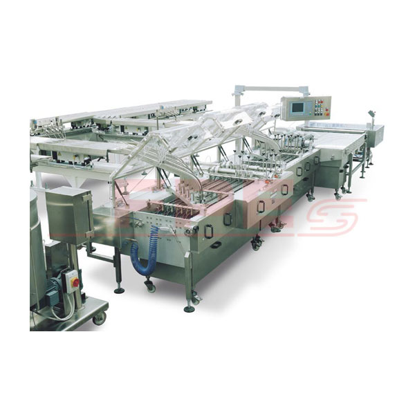 Complete automatic system feeding a four-row sandwiching machine